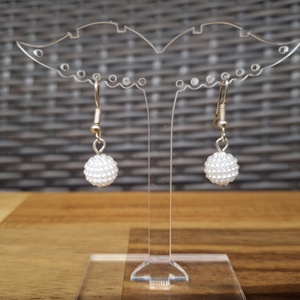 Hógolyó fülbevaló, Ékszer, Fülbevaló, Lógó fülbevaló, Ékszerkészítés, Gyöngyfűzés, gyöngyhímzés, MESKA