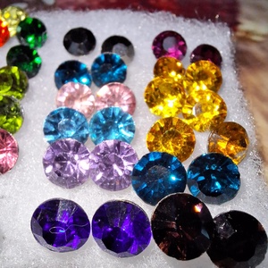 Színes pötty fülbevaló - ékszer - fülbevaló - pötty fülbevaló - Meska.hu