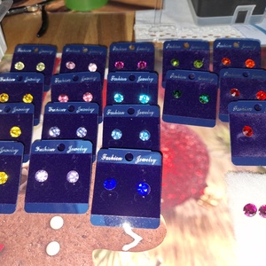 Színes pötty fülbevaló - ékszer - fülbevaló - pötty fülbevaló - Meska.hu