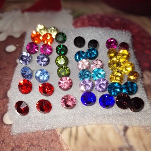 Színes pötty fülbevaló, Ékszer, Fülbevaló, Pötty fülbevaló, Ékszerkészítés, Gyöngyfűzés, gyöngyhímzés, MESKA