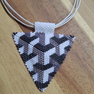 Kockák a térben, Ékszer, Nyaklánc, Medál, Ékszerkészítés, Gyöngyfűzés, gyöngyhímzés, MESKA