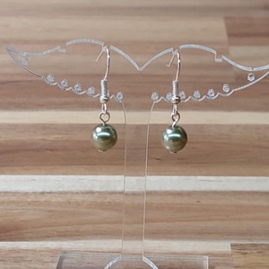 Tekla fülbevaló 12. (világos mohazöld), Ékszer, Fülbevaló, Lógó fülbevaló, Ékszerkészítés, Gyöngyfűzés, gyöngyhímzés, MESKA