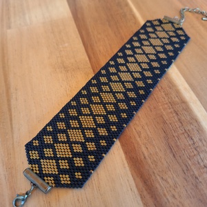 Elegáns peyote karkötő (fekete-bronz) - ékszer - karkötő - gyöngyös karkötő - Meska.hu