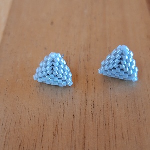 Ezüst szürke pötty, Ékszer, Fülbevaló, Pötty fülbevaló, Ékszerkészítés, Gyöngyfűzés, gyöngyhímzés, MESKA