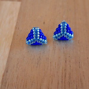 Királykék szélforgó pötty, Ékszer, Fülbevaló, Pötty fülbevaló, Ékszerkészítés, Gyöngyfűzés, gyöngyhímzés, MESKA