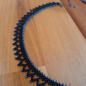 Cakkos gyöngyszalag (fekete-hematit) - Meska.hu