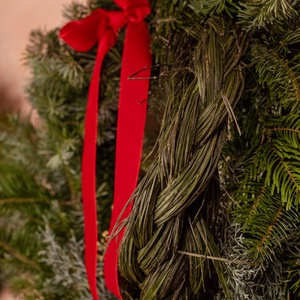 Karácsonyi kopogtató (fenyő, ciprus, zanót) - karácsony - karácsonyi lakásdekoráció - karácsonyi ajtódíszek - Meska.hu