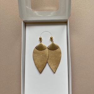 Arany design fülbevaló - ékszer - fülbevaló - lógó fülbevaló - Meska.hu