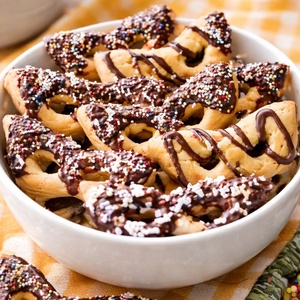 Farsangi Sütikiszúrók 3D - otthon & életmód - konyhafelszerelés, tálalás - sütés, főzés - sütikiszúró - Meska.hu