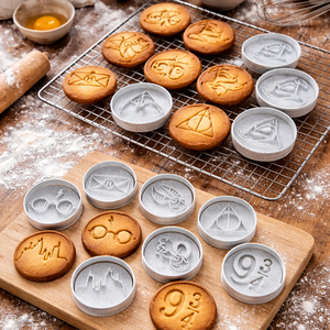 Harry Potter sütikiszúrók 3D - otthon & életmód - konyhafelszerelés, tálalás - sütés, főzés - sütikiszúró - Meska.hu