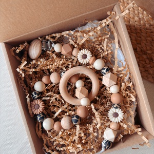 Mini Baba Box - bézs, virágos, Játék & Sport, Babalátogató ajándékcsomag, Gyöngyfűzés, gyöngyhímzés, MESKA