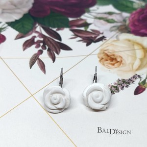 Fehér achát rózsa fülbevaló, Ékszer, Fülbevaló, Lógós kerek fülbevaló, Ékszerkészítés, MESKA