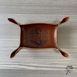 Sárkányos dungeon master feliratos kockadobó tálca, Játék & Sport, Szerepjáték, , MESKA