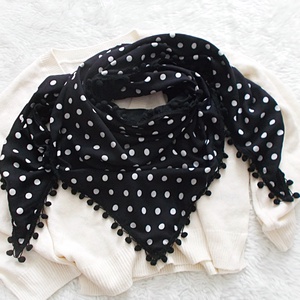 Fekete-fehér pöttyös óriás puha kendő - Meska.hu