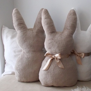 Nyuszi formájú díszpárna/bézs - Meska.hu