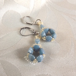 Kis világoskék fülbevaló, Ékszer, Lógó fülbevaló, Fülbevaló, Gyöngyfűzés, gyöngyhímzés, MESKA