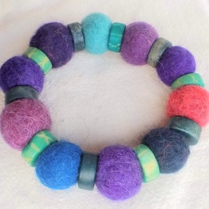 Levendulás Naplemente (nemez karkötő) - ékszer - karkötő - bogyós karkötő - Meska.hu