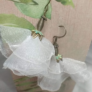 Szellő szárnyán (organza fülbevaló) - Meska.hu