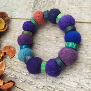 Levendulás Naplemente (nemez karkötő) - ékszer - karkötő - bogyós karkötő - Meska.hu