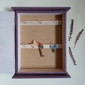  Festett színes, virágos, romantikus fa kulcstartó szekrény  - otthon & életmód - dekoráció - fali és függő dekoráció - fali kulcstartó - Meska.hu