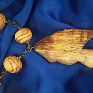 Medálos nyaklánc fa gyöngyökkel - ékszer - nyaklánc - medálos nyaklánc - Meska.hu