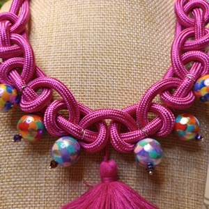 FRÉZIA  zsinóros gyöngyös nyakék - ékszer - nyaklánc - medálos nyaklánc - Meska.hu