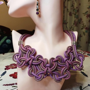 Kincs Ő  zsinóros nyakék, Ékszer, Nyaklánc, Medál nélküli nyaklánc, Csomózás, Ékszerkészítés, MESKA