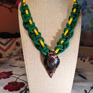 MIRTILL  zsinóros medálos nyakék, Ékszer, Nyaklánc, Medálos nyaklánc, Csomózás, Ékszerkészítés, MESKA