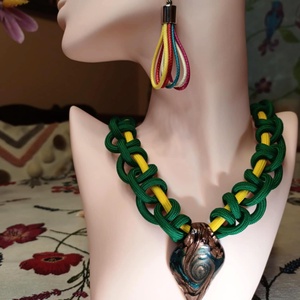 Sokszínű fülbevaló - ékszer - fülbevaló - lógó fülbevaló - Meska.hu