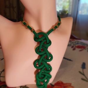 Zöld fonat  zsinóros nyakék - ékszer - nyaklánc - medálos nyaklánc - Meska.hu