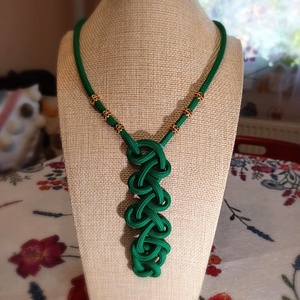 Zöld fonat  zsinóros nyakék - Meska.hu