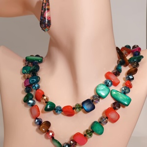 Melina színes kagylógyöngyös nyakék - ékszer - nyaklánc - medálos nyaklánc - Meska.hu