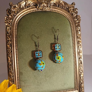 Türkiz Varázs � mintás lámpagyöngy fülbevaló - ékszer - fülbevaló - lógós kerek fülbevaló - Meska.hu