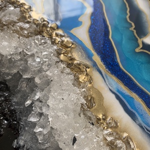 Blue and White  109cm x 67cm Epoxy gyanta egyedi geoda kép hegyikristállyal. - művészet - festmény - festmény vegyes technika - Meska.hu