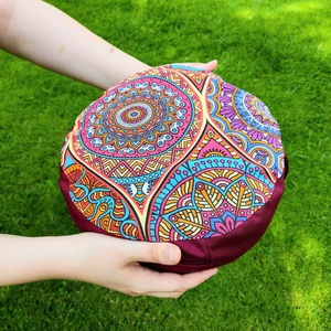 Mini meditációs, jóga ülőpárna tönköly pelyvával töltve, szürke,  mandalás - otthon & életmód - lakástextil - párna & párnahuzat - Meska.hu