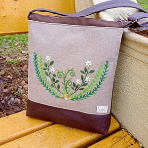 GabO oldaltáska hímzett, barna, virágkehely - 1 - táska & tok - kézitáska & válltáska - válltáska - Meska.hu