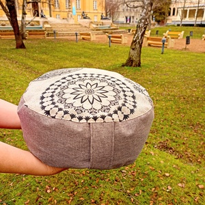 Meditációs, jóga ülőpárna tönköly pelyvával töltve, beige-barna, mandala mintás - Meska.hu