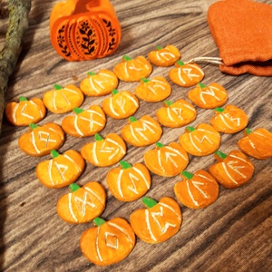 Rúnakövek, tököcske mintával, halloweeni  - otthon & életmód - dekoráció - asztal és polc dekoráció - kavics & kő - Meska.hu