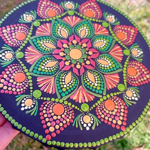 Pontozott mandala Tara - művészet - festmény - festmény vegyes technika - Meska.hu