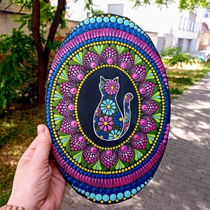 Pontozott mandala ovális, cicás - Meska.hu