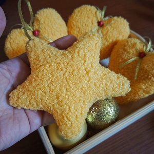 Karácsonyi dísz szett  szívecskék és csillag, sárga, puha Teddy anyagból - karácsony - karácsonyi lakásdekoráció - karácsonyfadíszek - Meska.hu