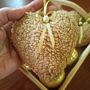 Karácsonyi dísz szett  szívecskék, világosbarna, puha Teddy anyagból, 3db - karácsony - karácsonyi lakásdekoráció - karácsonyfadíszek - Meska.hu