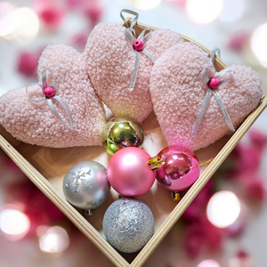 Karácsonyi dísz szett  szívecskék, rózsaszín, puha Teddy anyagból, 3db, Karácsony, Karácsonyi lakásdekoráció, Karácsonyfadíszek, Varrás, MESKA