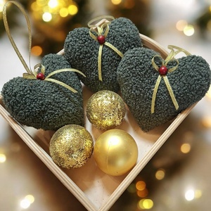 Karácsonyi dísz szett  szívecskék, sötétzöld, puha Teddy anyagból, 3db - Meska.hu