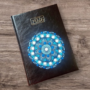 Pontozott mandalás határidőnapló, 2026-os, szürke, kék és ezüst mintával, Otthon & Életmód, Papír, írószer, Jegyzetfüzet & Napló, Festészet, MESKA