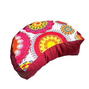 Meditációs félhold, jóga ülőpárna tönköly pelyvával töltve, bordó-szines mandalás, Játék & Sport, Sport és kikapcsolódás, Jóga, pilates, torna, Jógapárna, Varrás, MESKA