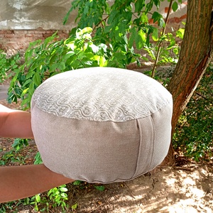 Meditációs, jóga ülőpárna tönköly pelyvával töltve, Bege-fehér, csipke mintás - játék & sport - sport és kikapcsolódás - jóga, pilates, torna - jógapárna - Meska.hu