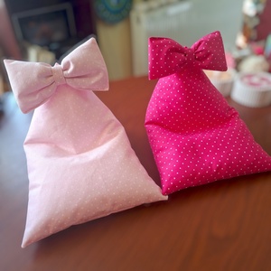 Nyuszifüles mini babzsák mobiltartó halvány rózsaszín pöttyös, masnival - otthon & életmód - tárolás & rendszerezés - asztali telefontartó - Meska.hu