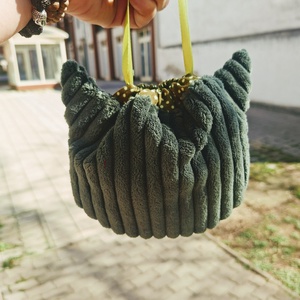 Cicafüles összehúzható zsákocska neszeszer, zöld bársony, Táska & Tok, Neszesszer, Varrás, MESKA