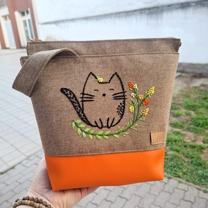 Project bag, neszeszer - Kézzel hímzett, narancs cicás - táska & tok - bevásárlás & shopper táska - shopper, textiltáska, szatyor - Meska.hu